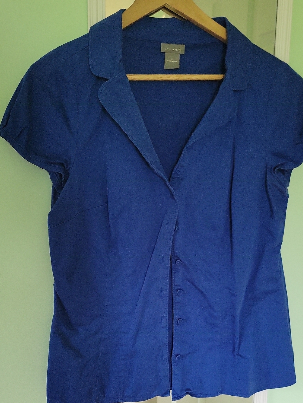 Women's Size 10 Ann Taylor Button-Front Short Sleeve Top in Royal Blue